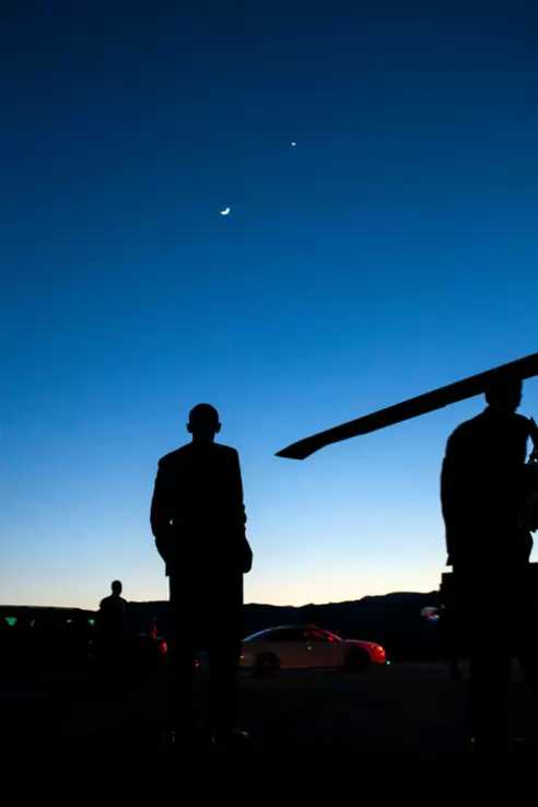To Honor Neil Armstrong, Obama Posts Photo of Himself